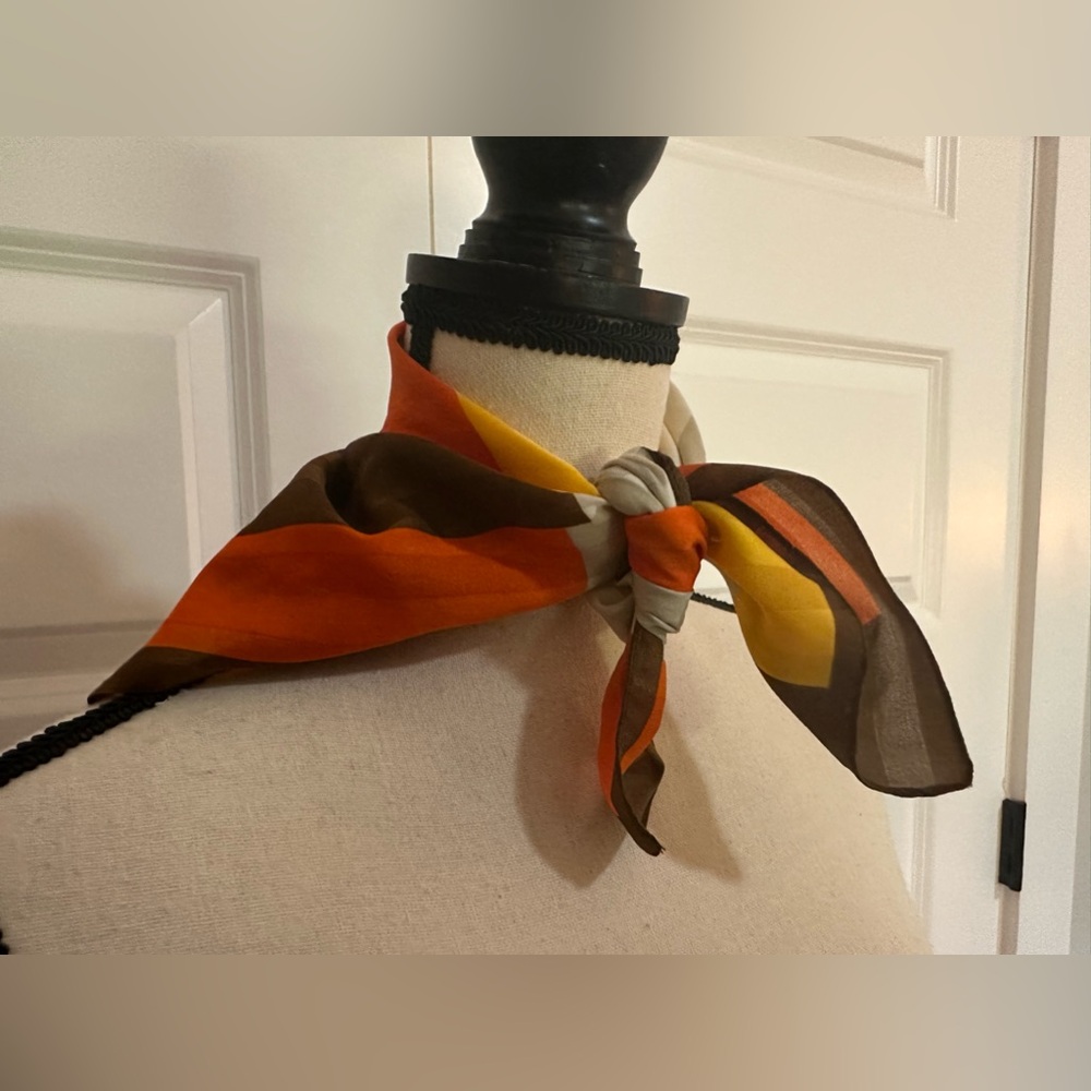 Retro scarf!